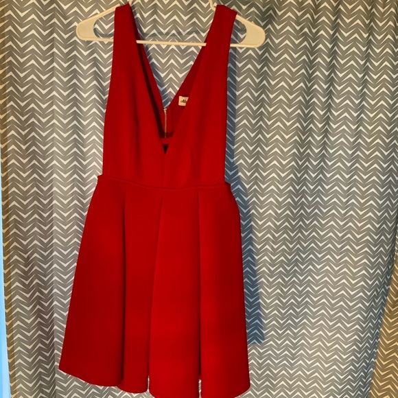 Red dress - Picture 2 of 3